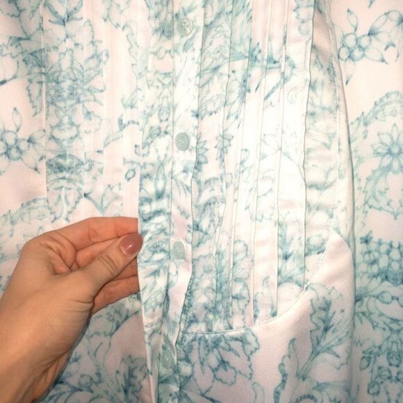 Cabernet Button Down Tank Top‎ - Picture 3 of 6